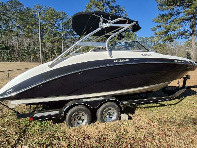 2011 Yamaha Boats 242 Limited S