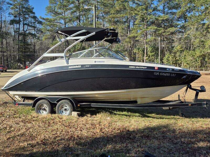 2011 Yamaha Boats 242 Limited S