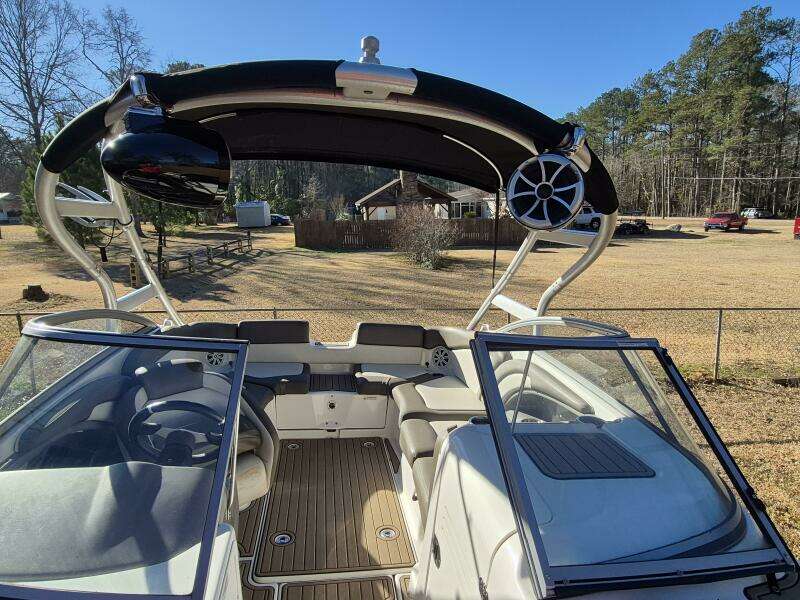 2011 Yamaha Boats 242 Limited S