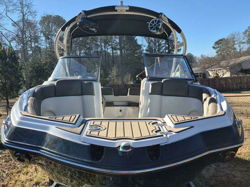 2011 Yamaha Boats 242 Limited S