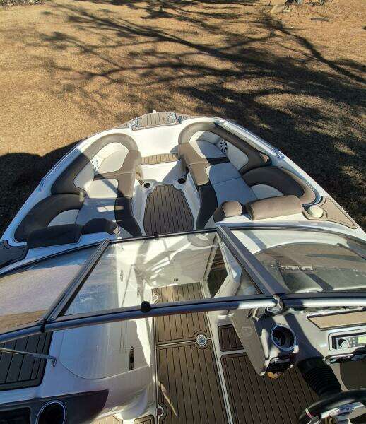 2011 Yamaha Boats 242 Limited S