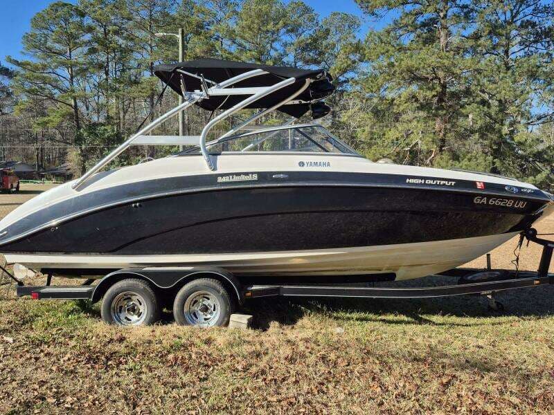 2011 Yamaha Boats 242 Limited S