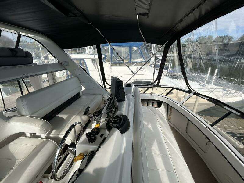 40' Carver flybridge port