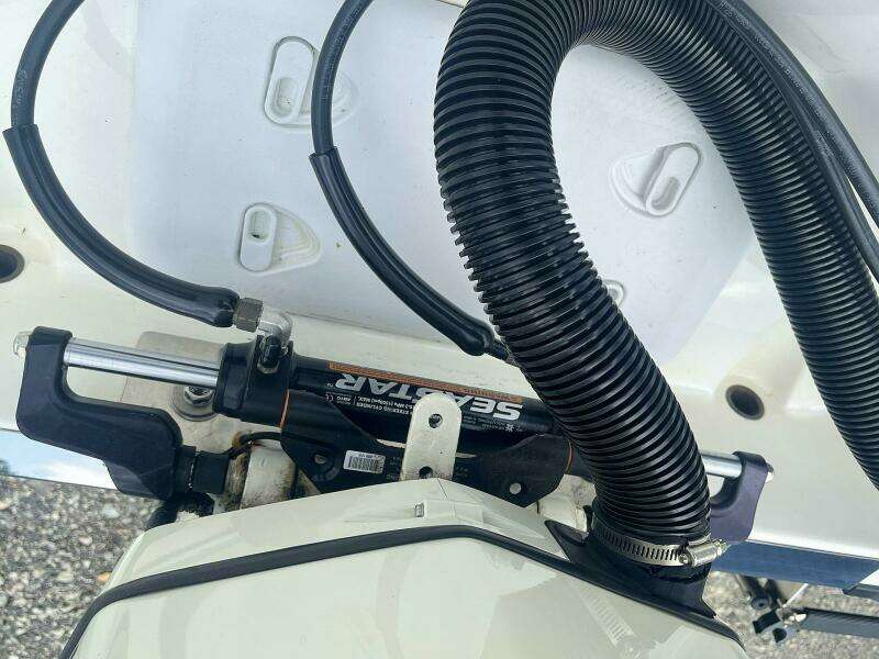 2018 Larson 1850 FX DC