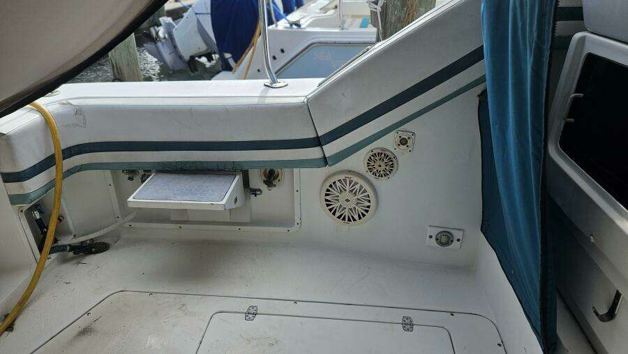 1990 Trojan 11M Express