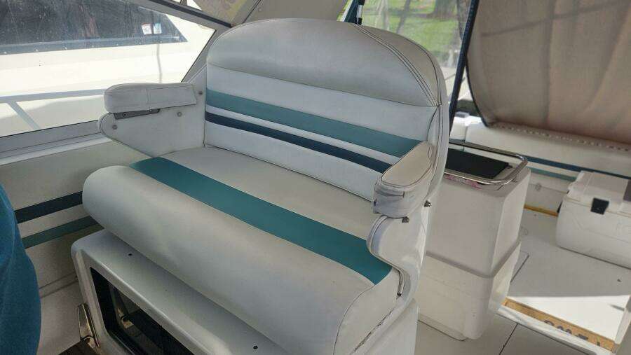 1990 Trojan 11M Express