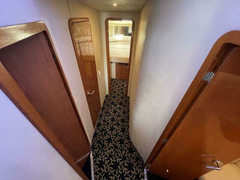 1998 Sea Ray 480 Sedan Bridge