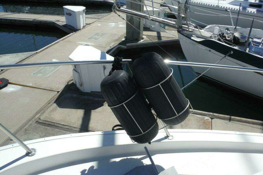 1987 Mainship Sundeck 36