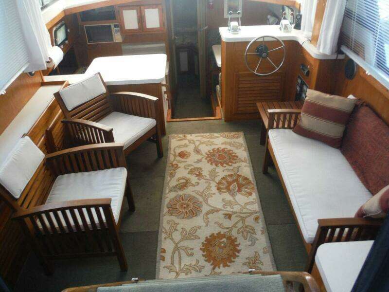 1987 Mainship Sundeck 36