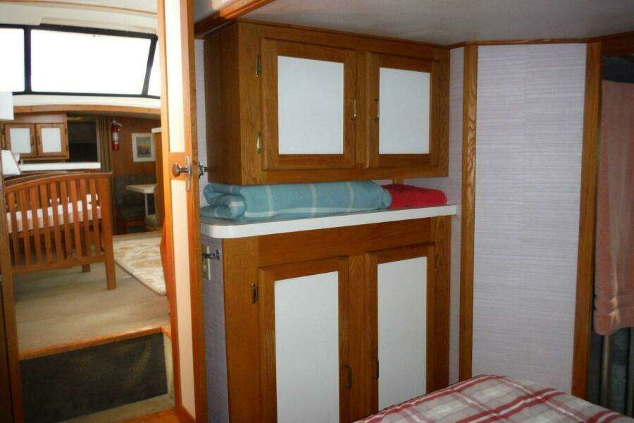 1987 Mainship Sundeck 36