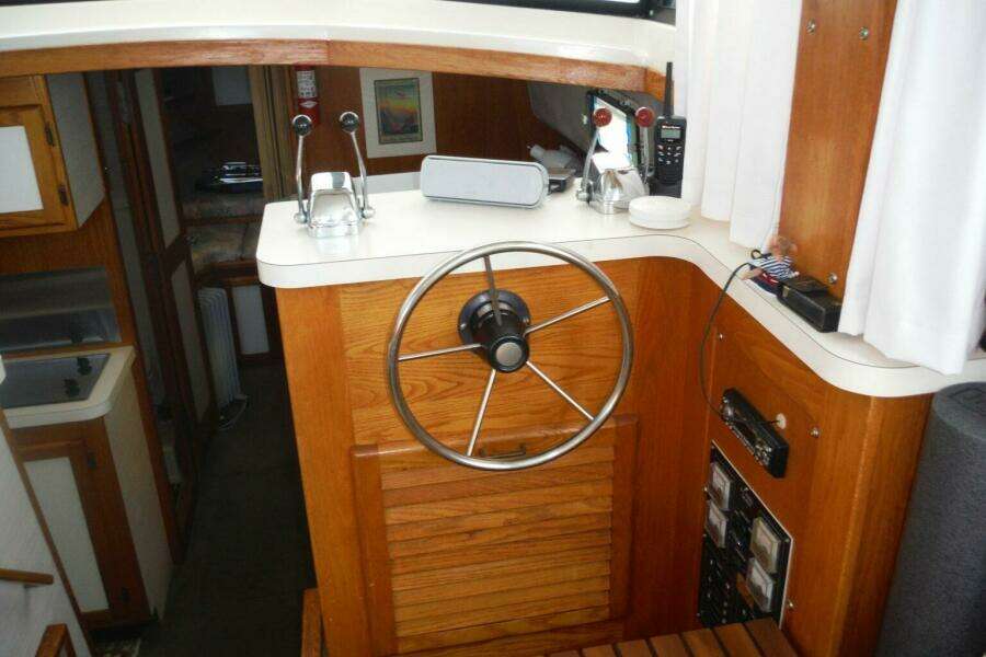 1987 Mainship Sundeck 36