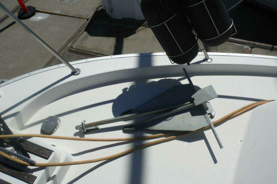 1987 Mainship Sundeck 36