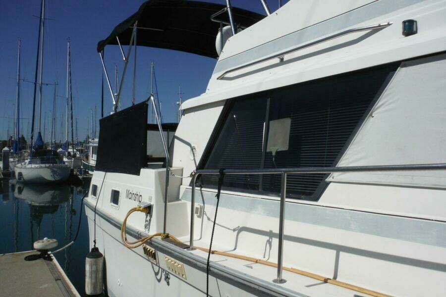 1987 Mainship Sundeck 36