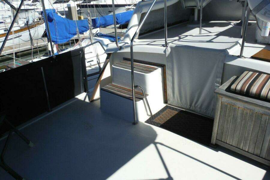 1987 Mainship Sundeck 36