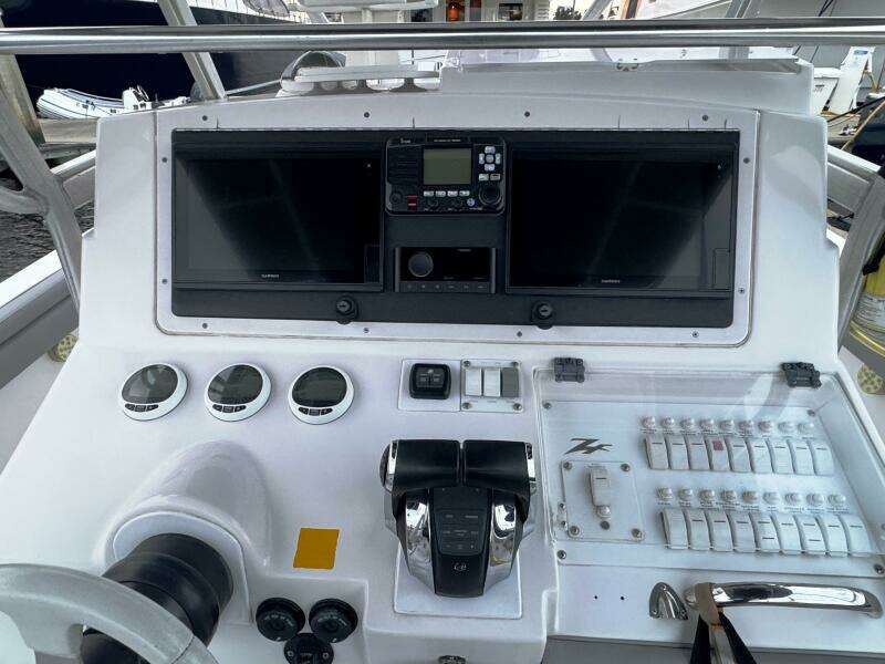 2004 Donzi 35 ZF Cuddy