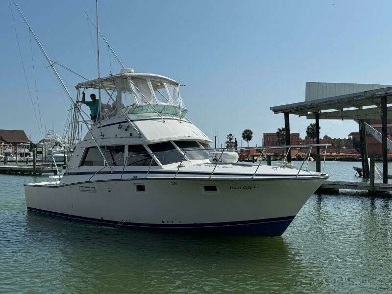 1983 Bertram 385 Convertible- Cast Off II- STBD Bow