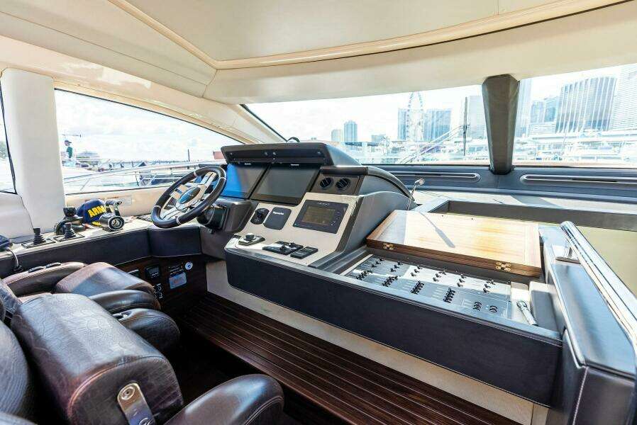 2014 Azimut 72S