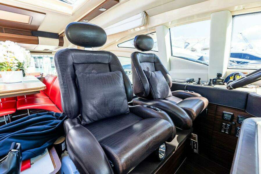2014 Azimut 72S