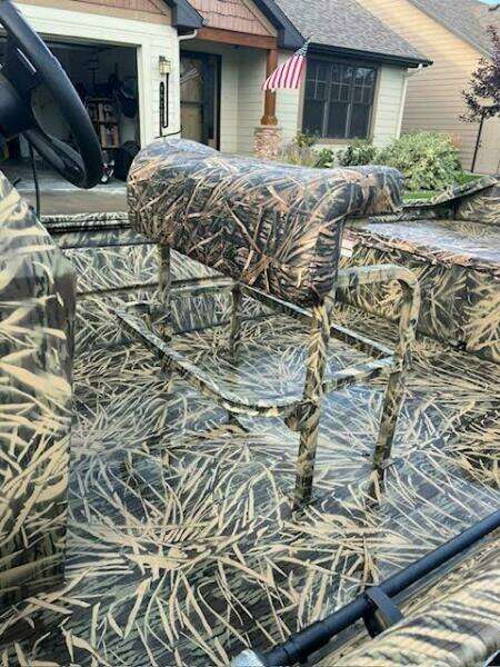 2023 Lowe Roughneck 1860