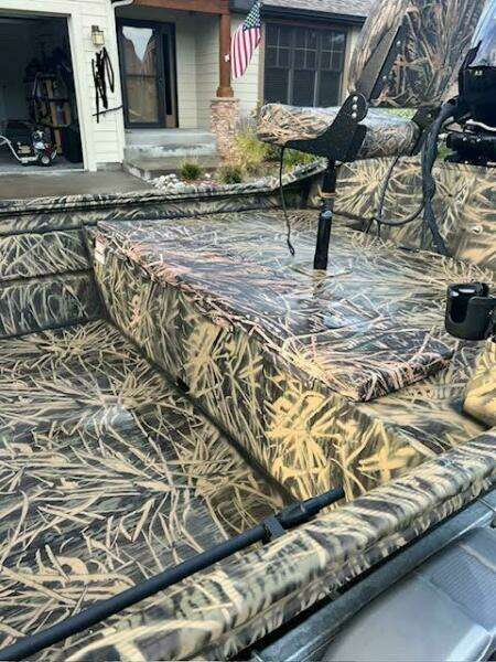 2023 Lowe Roughneck 1860