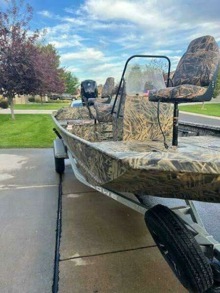 2023 Lowe Roughneck 1860