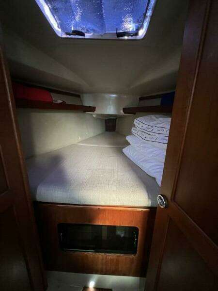 1990 Hunter 35.5 Legend