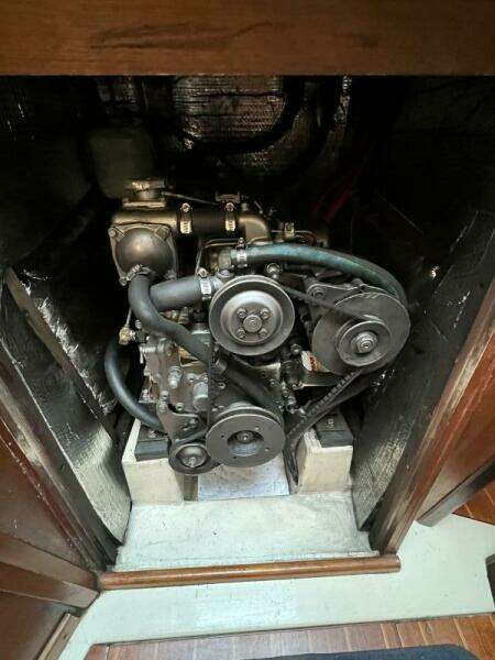 1990 Hunter 35.5 Legend