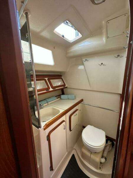 1990 Hunter 35.5 Legend