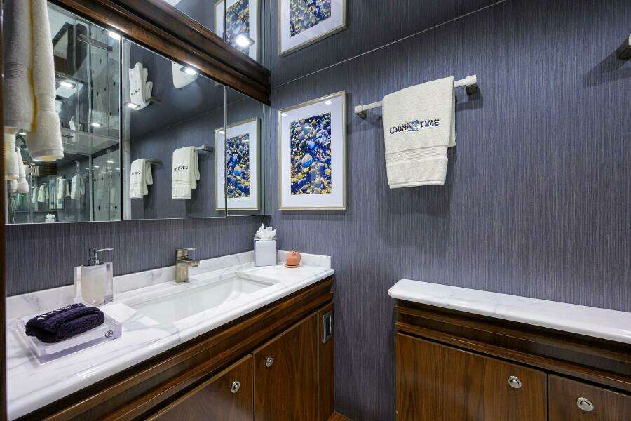 Viking 92 CHINA TIME - Master Head