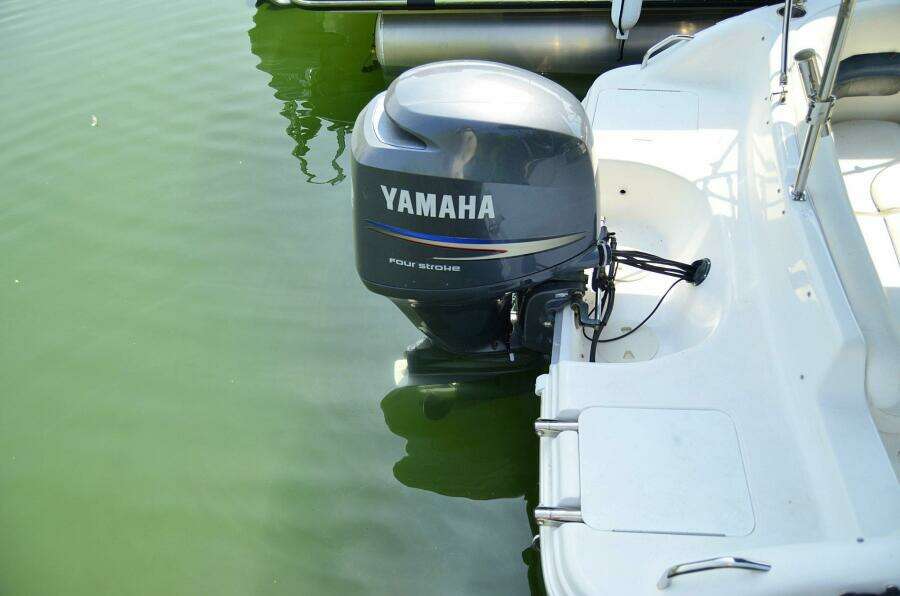 2011 Hurricane SUNDECK 217