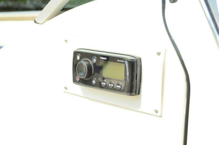 2011 Hurricane SUNDECK 217