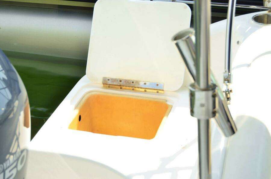 2011 Hurricane SUNDECK 217