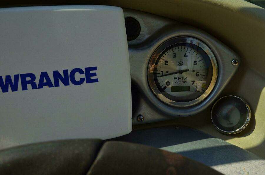 2011 Hurricane SUNDECK 217