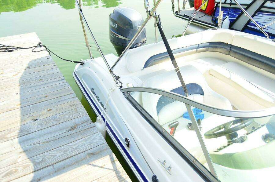 2011 Hurricane SUNDECK 217