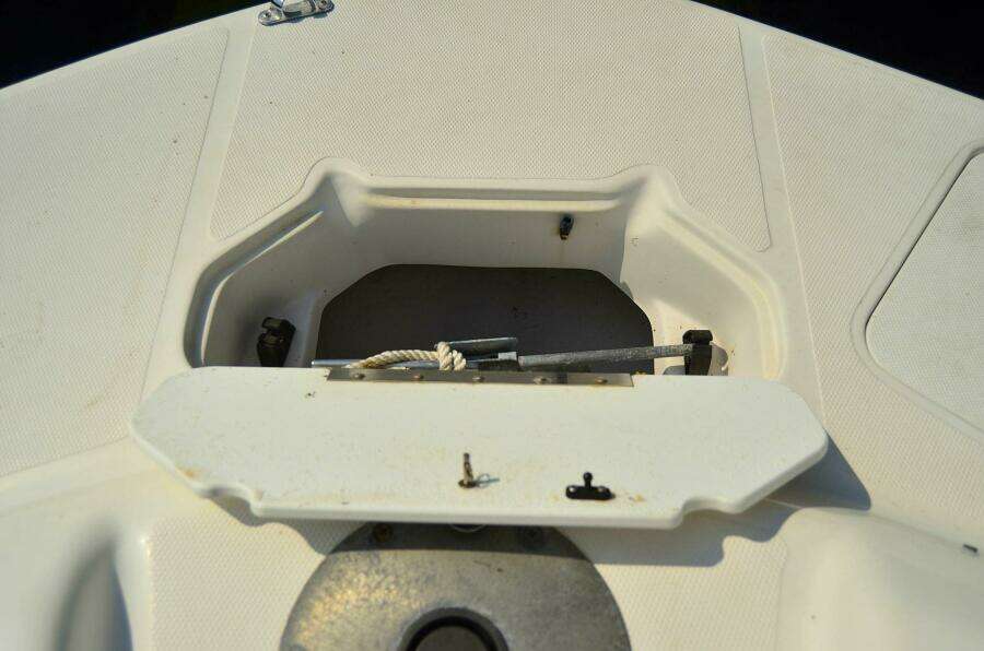 2011 Hurricane SUNDECK 217