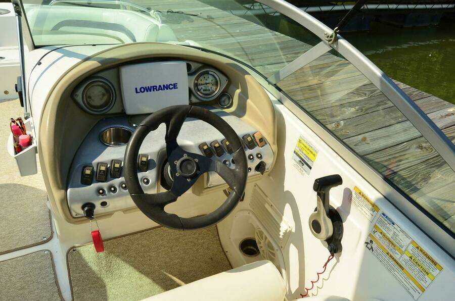 2011 Hurricane SUNDECK 217