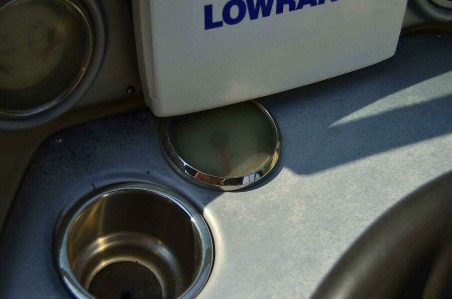 2011 Hurricane SUNDECK 217