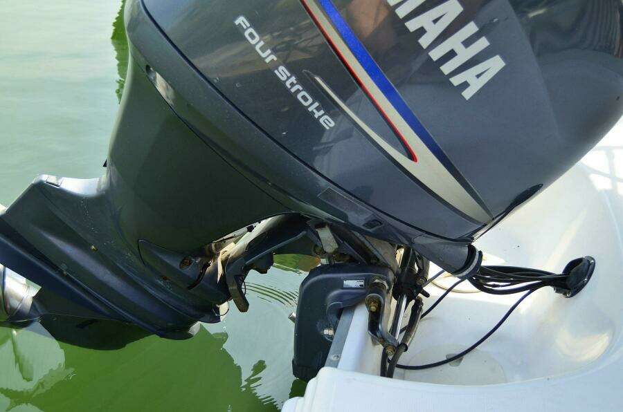 2011 Hurricane SUNDECK 217