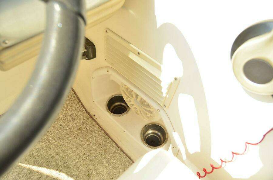 2011 Hurricane SUNDECK 217