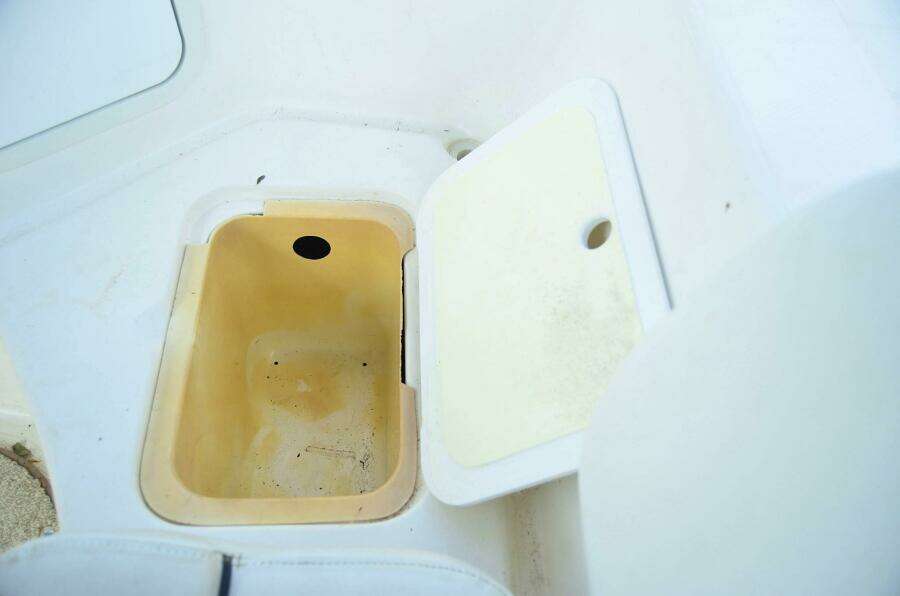 2011 Hurricane SUNDECK 217