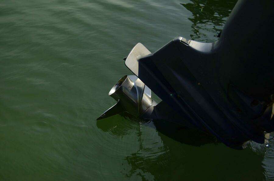 2011 Hurricane SUNDECK 217