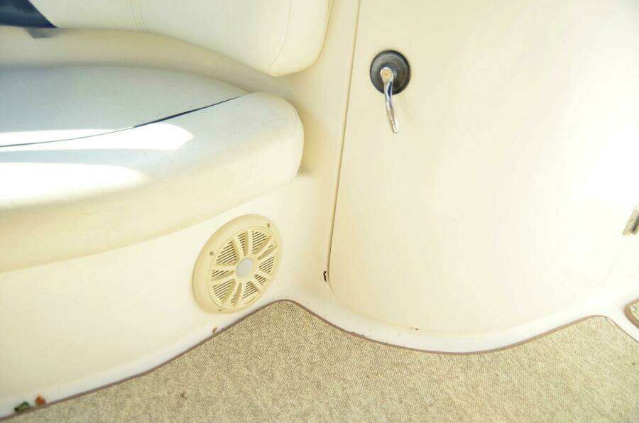 2011 Hurricane SUNDECK 217