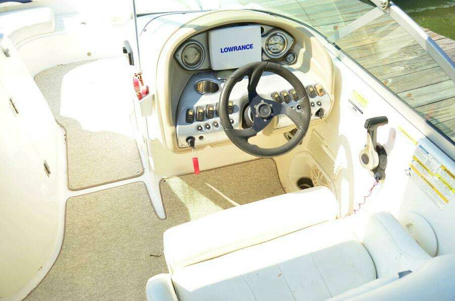 2011 Hurricane SUNDECK 217