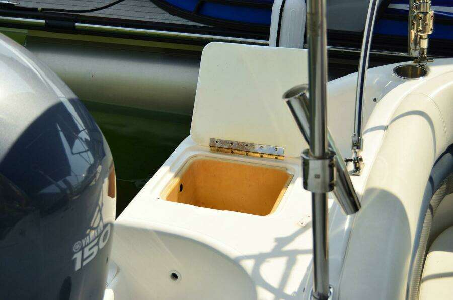 2011 Hurricane SUNDECK 217