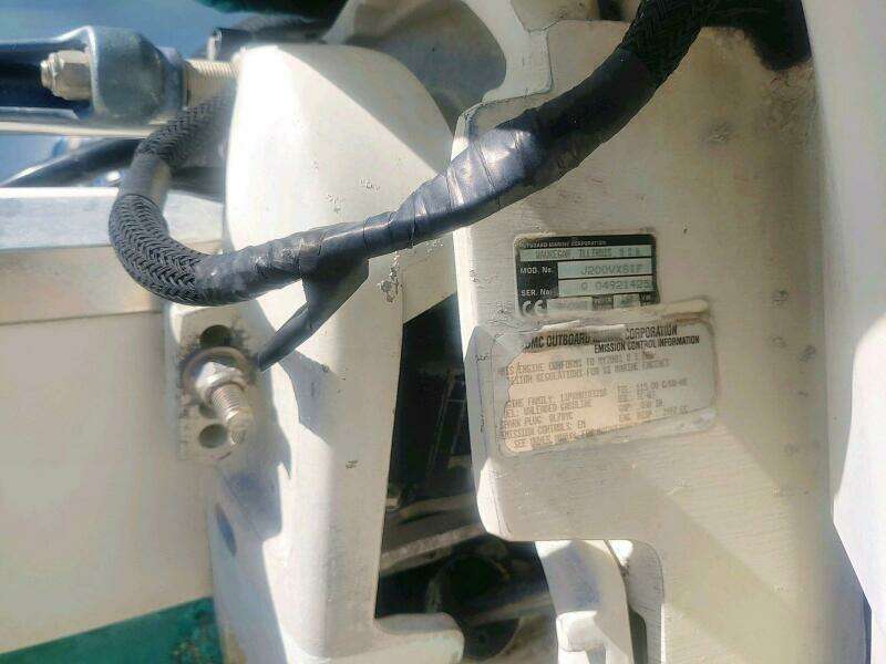 2001 Aquasport 219 CC