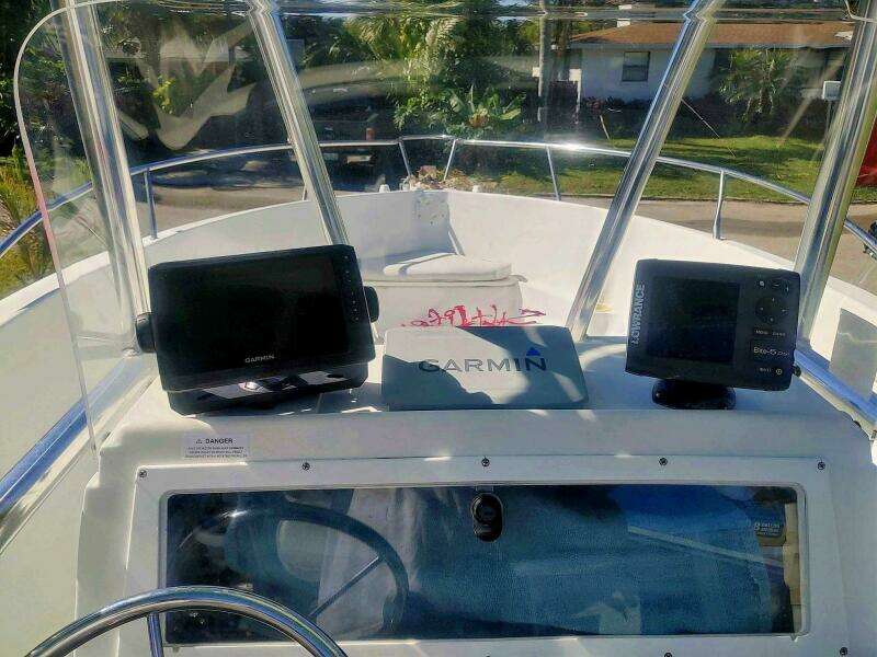 2001 Aquasport 219 CC