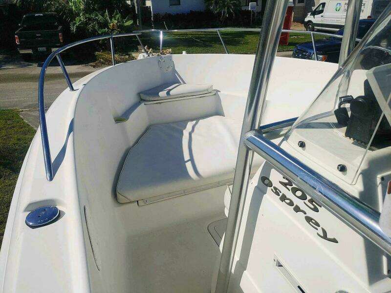 2001 Aquasport 219 CC