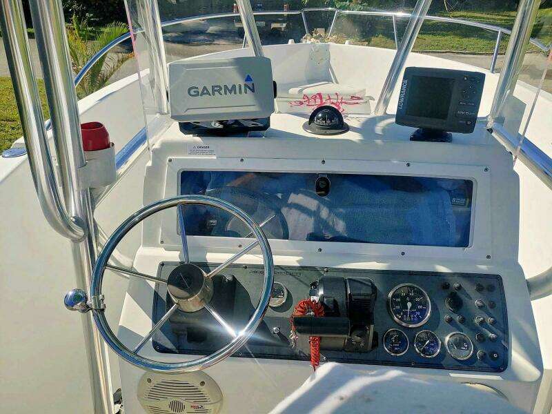 2001 Aquasport 219 CC