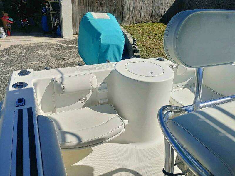 2001 Aquasport 219 CC