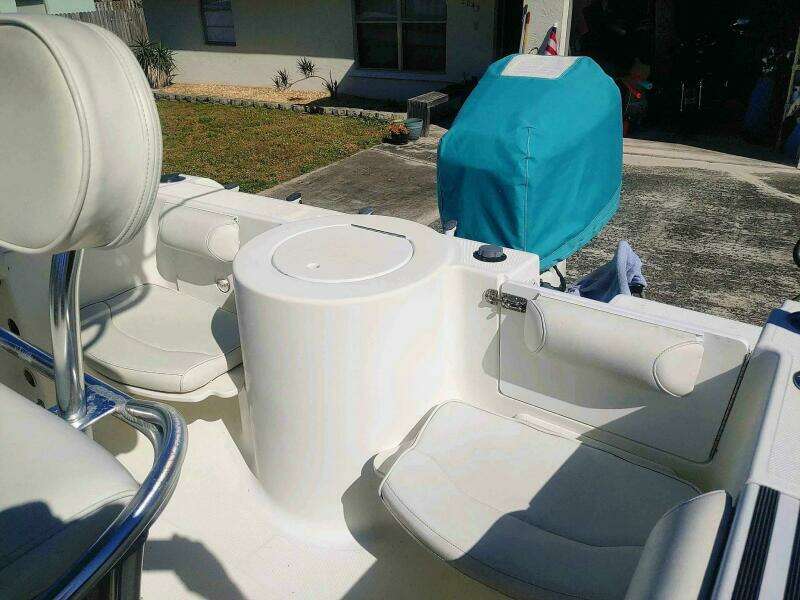 2001 Aquasport 219 CC